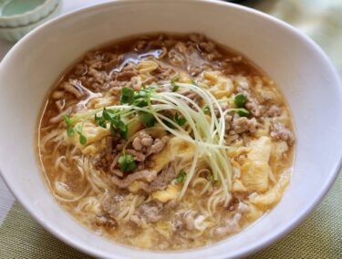 豆腐干で酸辣湯麺