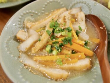 さつま揚げと根菜の味噌汁